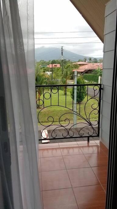 Casa De Las Rosas Volcan Arenal La Fortuna Extérieur photo
